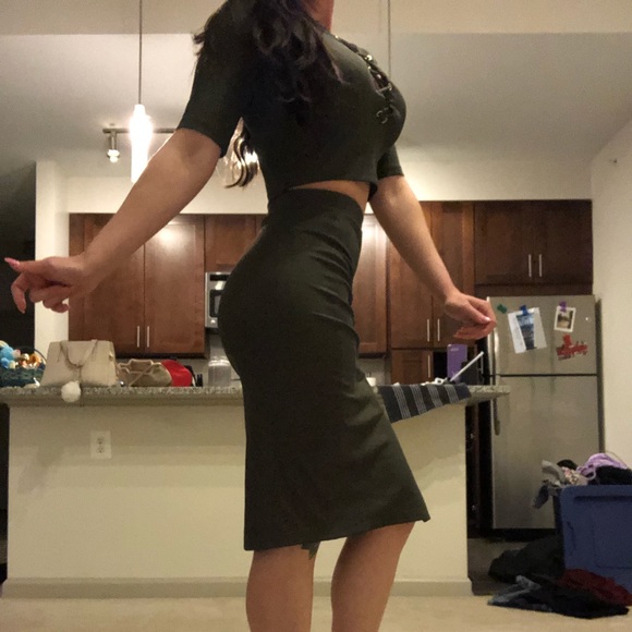 H&M Crop Top and Pencil Skirt - Picture 3 of 4